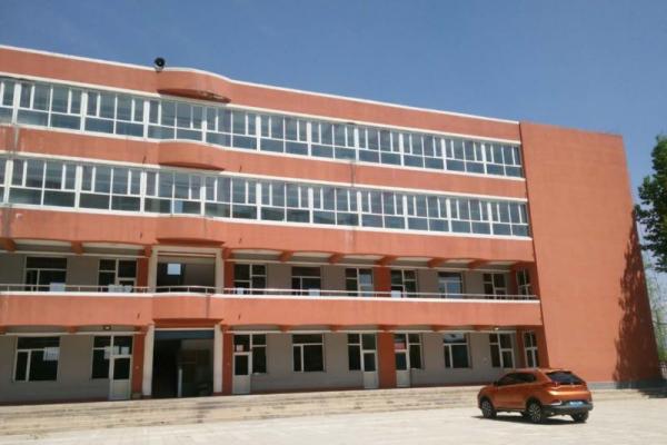 慶祝內(nèi)蒙古電力交通職業(yè)技術(shù)學(xué)校喜遷新址