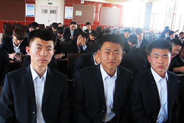 優(yōu)秀畢業(yè)生