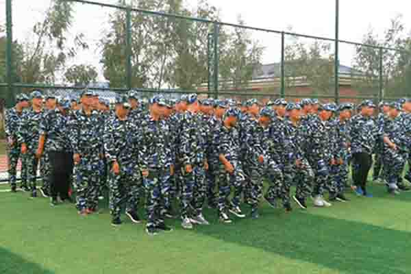 新學(xué)期軍訓(xùn)