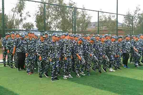 新學(xué)期軍訓(xùn)