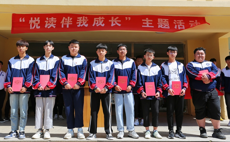 校園乒乓球賽男子單打前八名