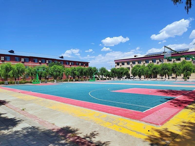 南校區(qū)籃球場(chǎng)