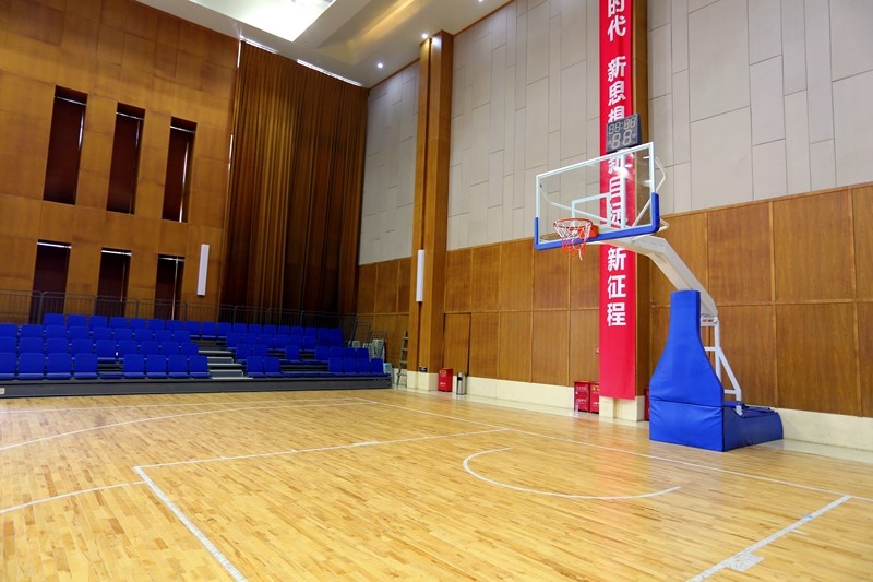 南校區(qū)室內(nèi)籃球場