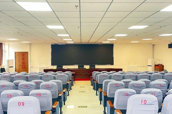 南校區(qū)階梯教室 