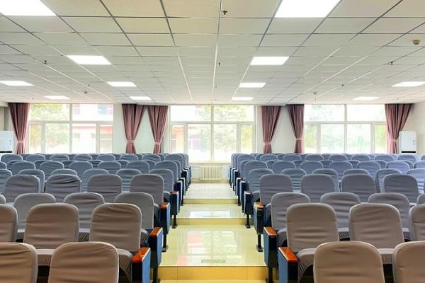 南校區(qū)階梯教室 