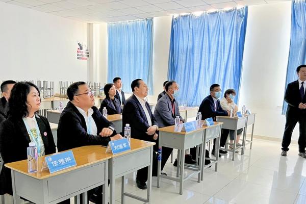 ?教育部教育質量評估中心專家組 國家開放大學領導組蒞臨學校參觀指導